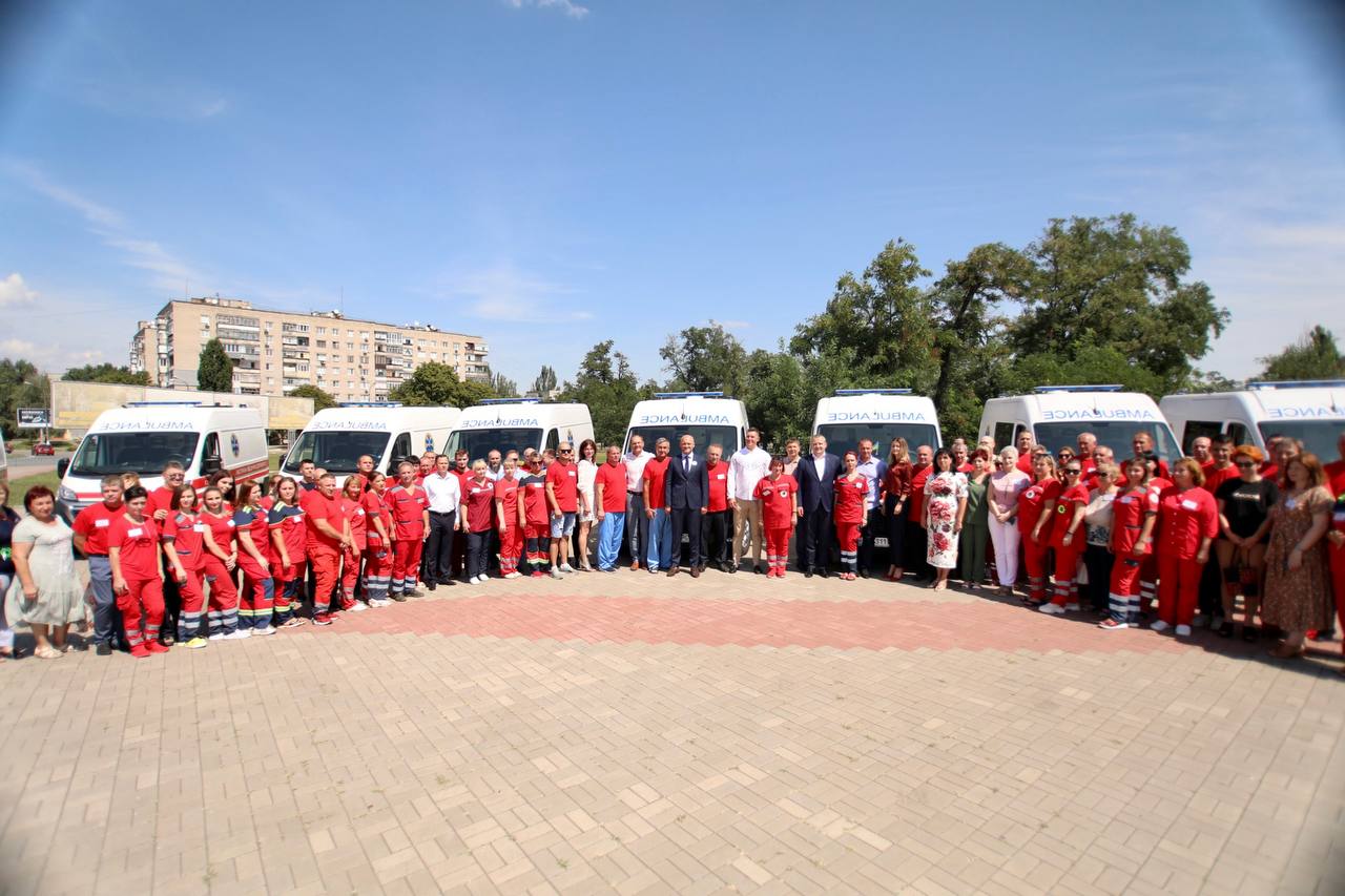 нікопольська станція екстреної меддопомоги отримала 22 нові «швидкі» - зображення 10